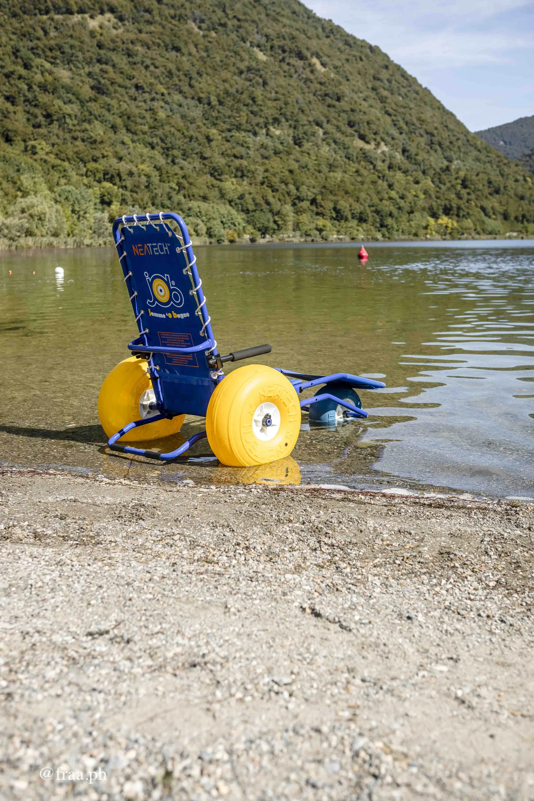 Carrozzina JOB per accesso in acqua al Lido del Segrino