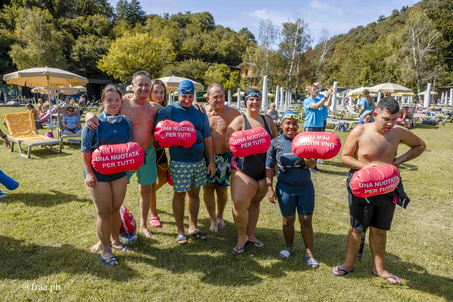 Nuoto inclusivo nelle acque del Lago del Segrino al Lido del Segrino