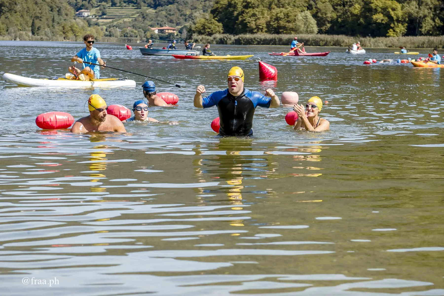 Nuoto inclusivo nelle acque del Lago del Segrino al Lido del Segrino